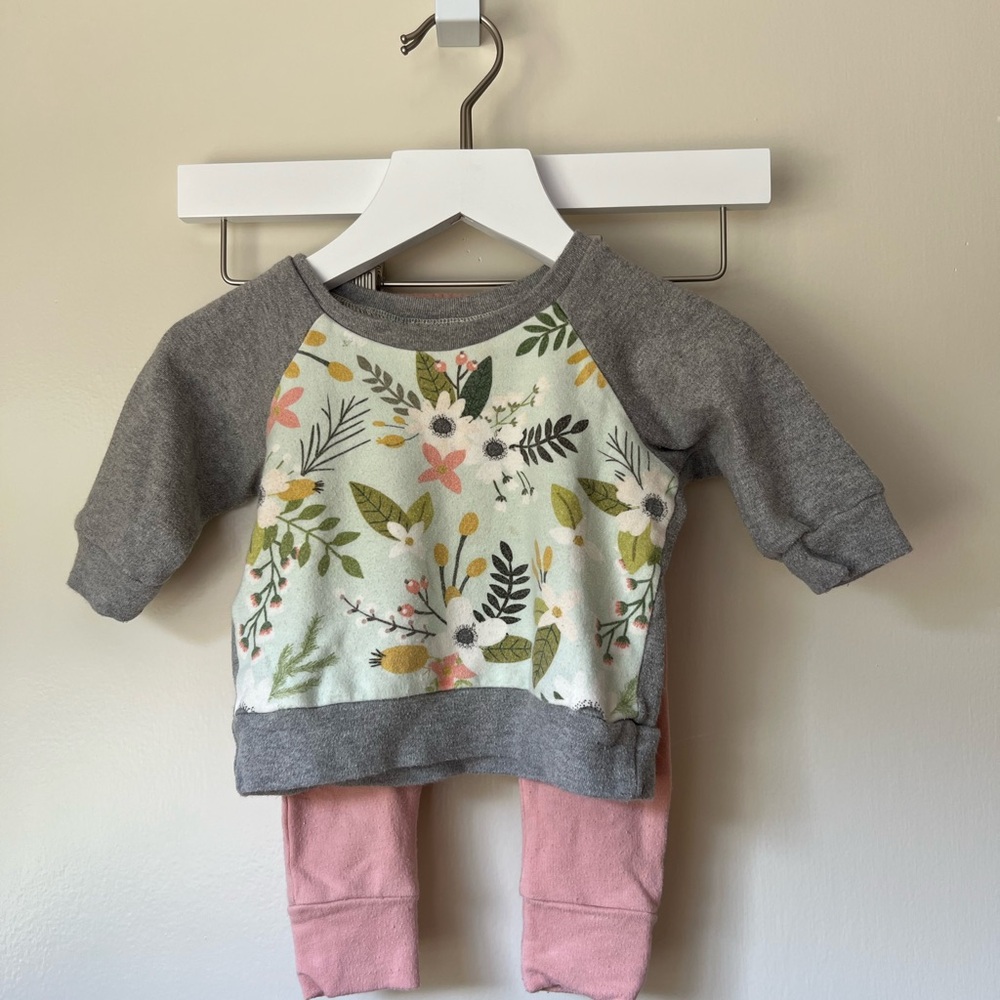Lola and Stella organic Floral Baby sweatshirt with Gray Sleeves and Pink Pants